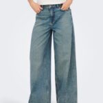JDYCARINA ASYMMETRIC WIDE JEAN, Medium Blue Denim — Εφαρμογή σε μοντέλο