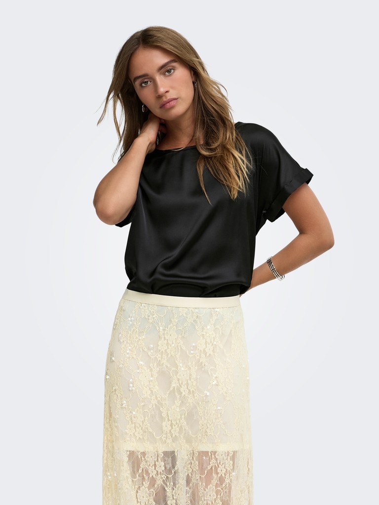 JDYFIFI T-SHIRT, Μαύρο — Εφαρμογή σε μοντέλο